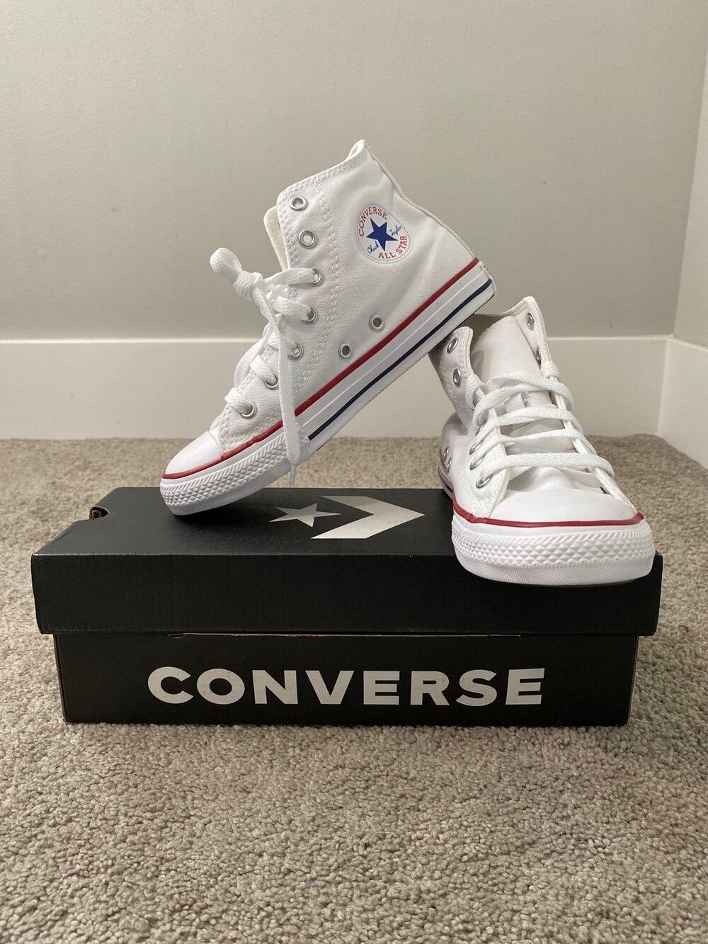 New Converse Chuck Taylor All Star High Tops White Kids Size 2Y